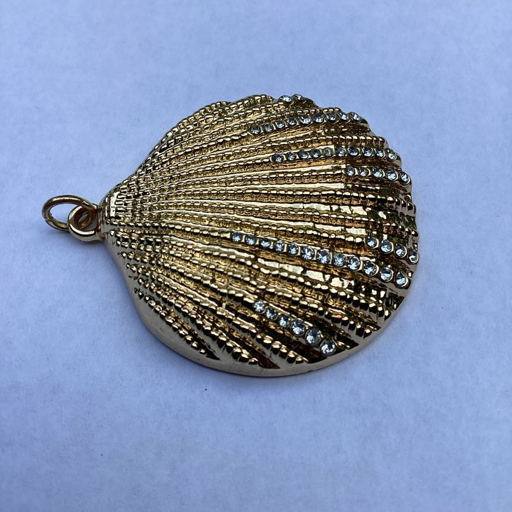 Gold Seashell Pendant with Rhinestones - Picture 3 of 7